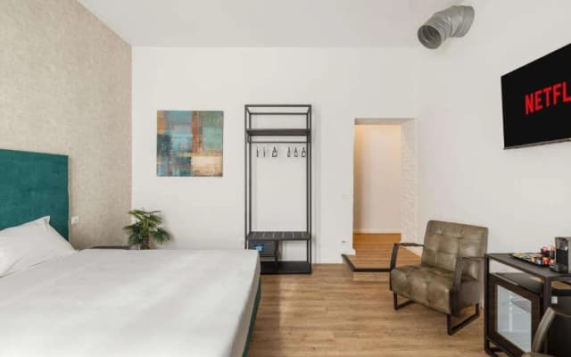 Adelante Rooms - photo 3