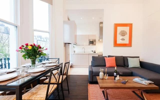 FG Property - The Holland Road Residence I - photo 5