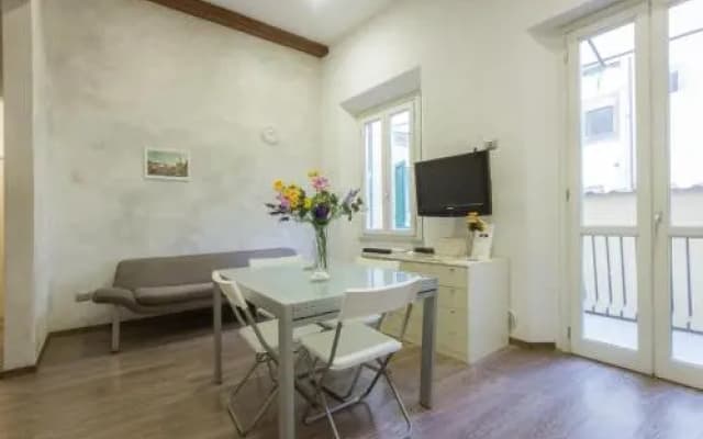 Pitti Two Bedroom Apartment - photo 3