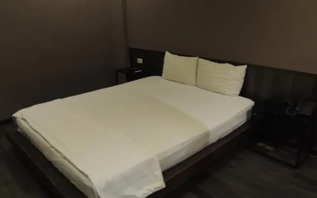Nhat Loc Hotel - photo 4