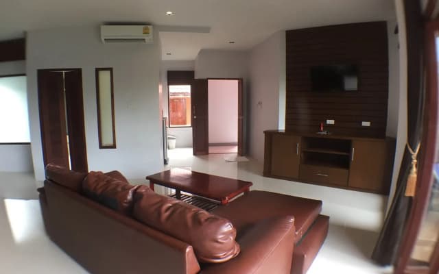 Lanta Intanin Resort - photo 2
