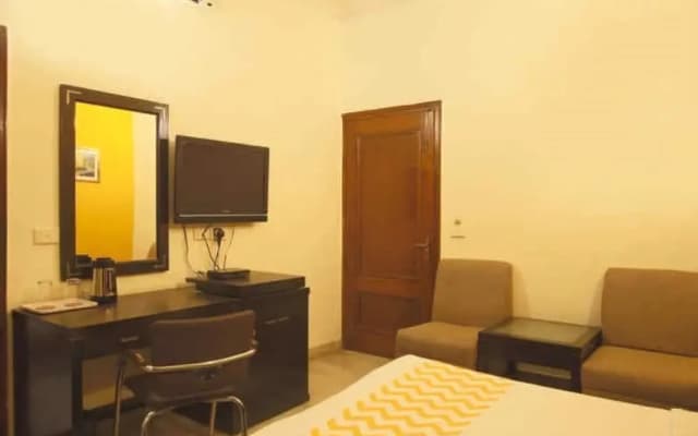 OYO 12075 Hotel Regalia Retreat - photo 4