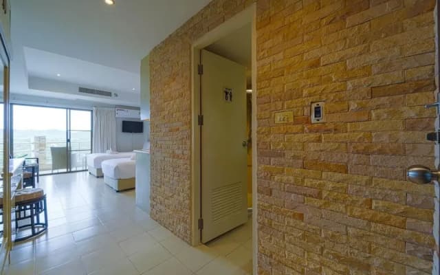 Beachfront Studio Condo-Seaview BW1 - photo 5