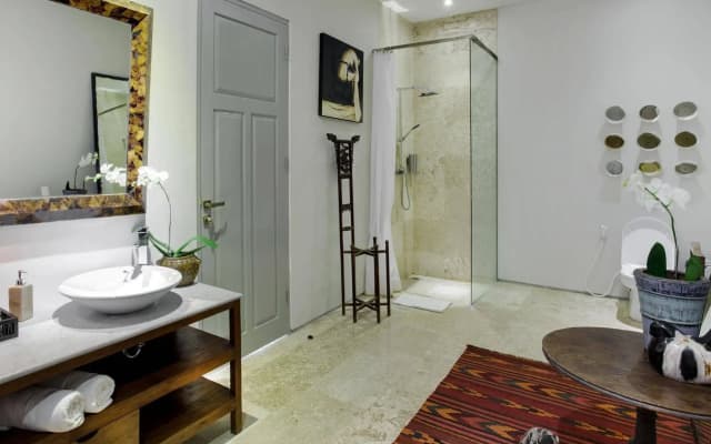Room & Vespa Suite 2 - photo 3