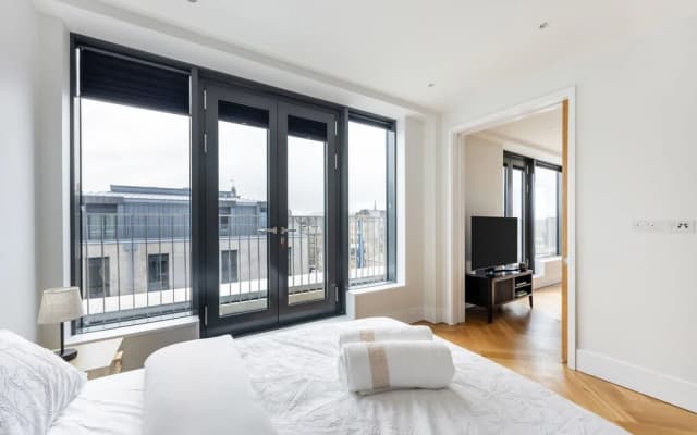 Central 3BR by Edinburgh Castle - photo 3