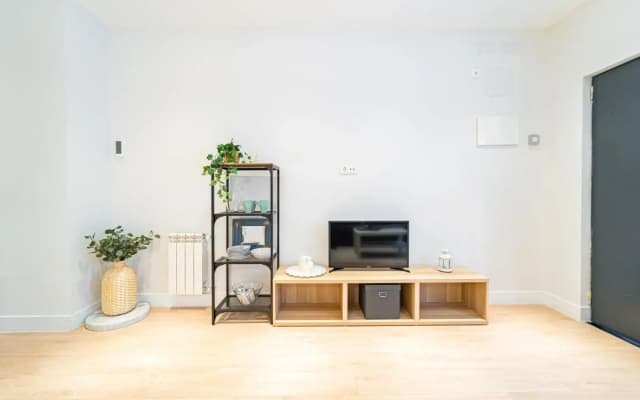 EdSam Madrid Apartments White - photo 2