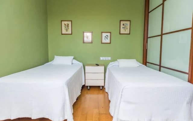 Go Barcelona Guest House - photo 4