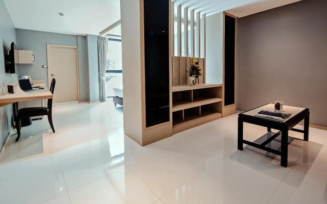 Three Sukhumvit Hotel - photo 4