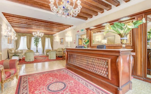Hotel Al Duca Di Venezia - photo 2