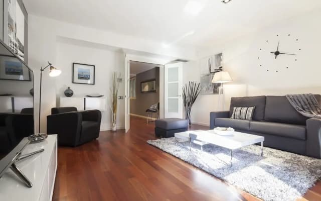 Apartment Purple Plaça Catalunya - photo 2