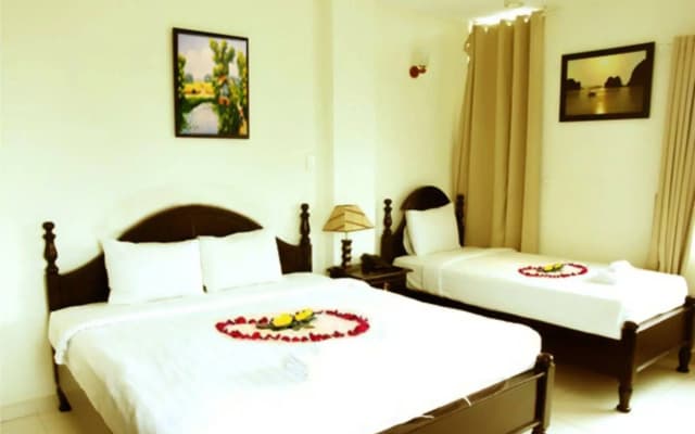 Golden Dragon Hotel - photo 5