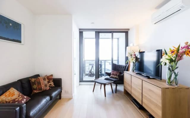 EVA, 1BDR Melbourne Apartment - photo 3