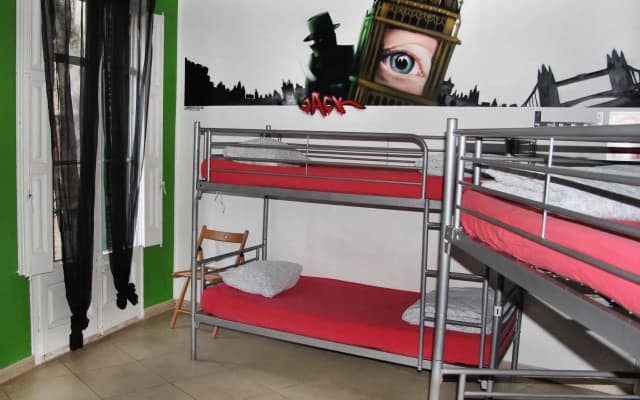 No Limit Hostel Graffiti - photo 3