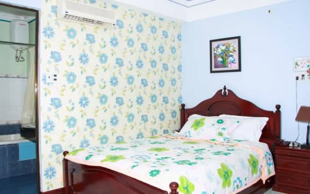 La Suisse Hotel - photo 3