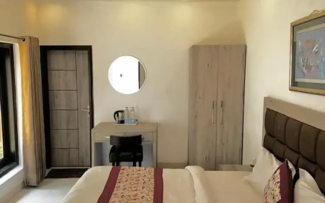 R Cottage Studio Apartments - photo 4