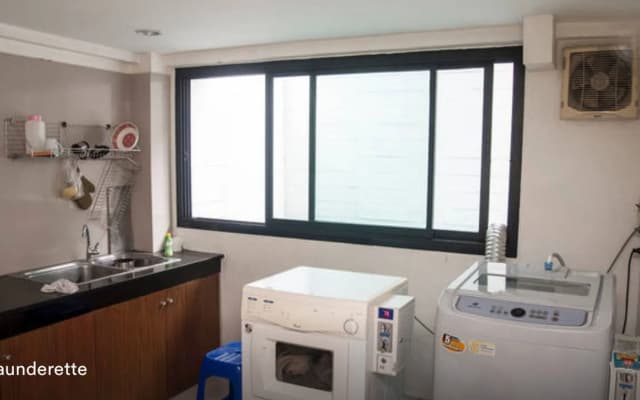 At 1150 villa - photo 4