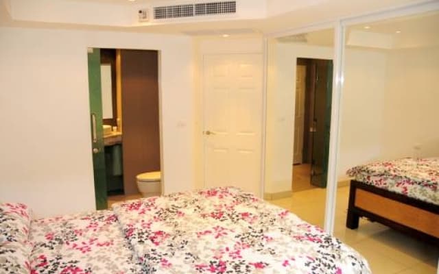 Kata Hill Seaview Apartment - photo 5