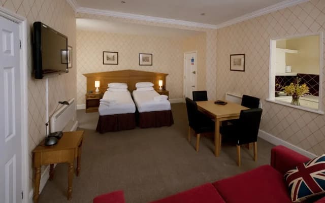 Aston Apartments London - photo 3