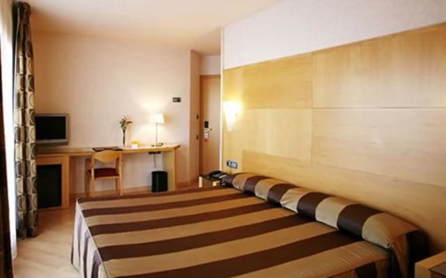 Caledonian Hotel - photo 4