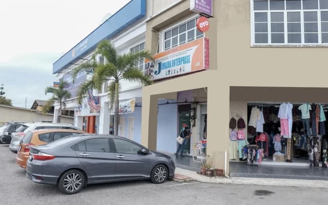 Oyo 90180 Gemilang Hotel Kerteh - photo 4