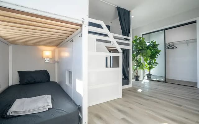 Normandie Hostel - photo 2