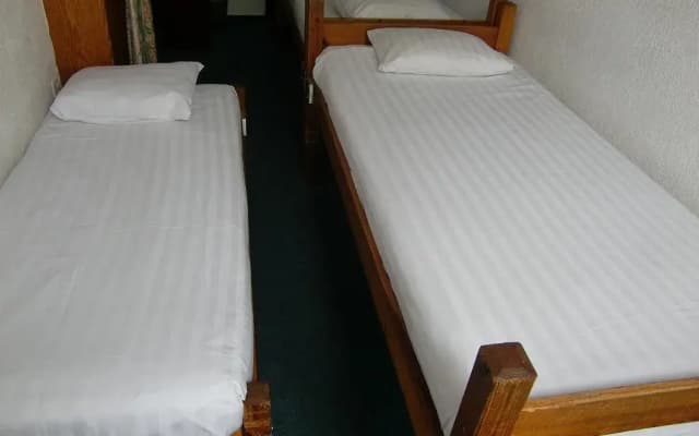 Hotel Crown - photo 4