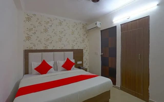 OYO 60786 Hotel Bluestar - photo 5