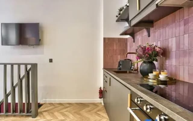 NEW! Eiffel Tour Splendid 2BR apt in Paris - photo 5