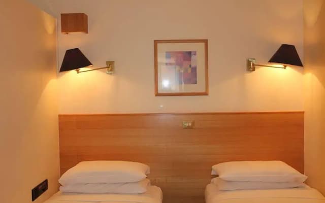 Eastern Townhouse Serviced Apartments - photo 2