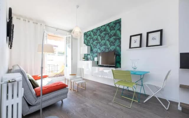 Cosy 1 Bdr Near Garibaldi Square - Top Floor & AC - photo 3