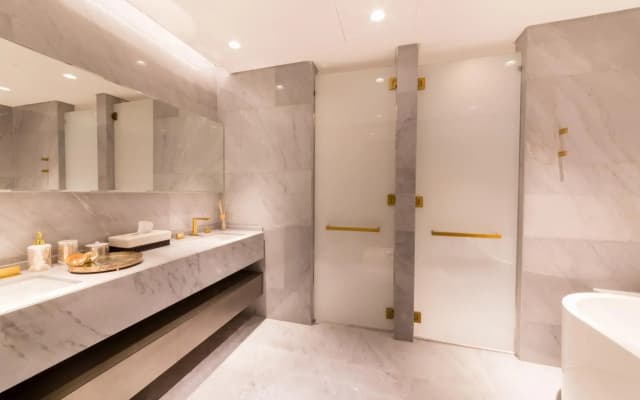 Luxury Sea View Apt in FIVE Resort on The Palm - photo 5