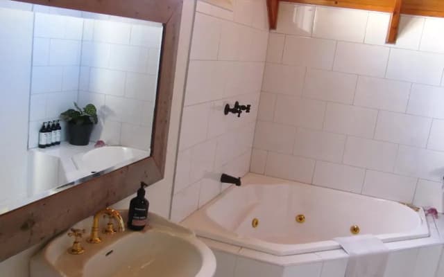 Hideaways at Red Hill Hotel - photo 4