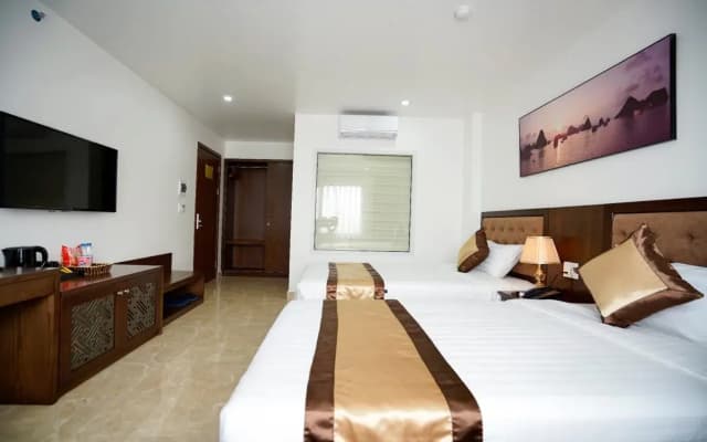 Halong Centrica Hotel - photo 2