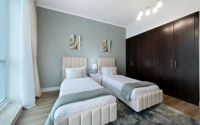 Maison Privee - High-Floor Trendy Apt w/ Marina, Palm & Ocean Vws - photo 5