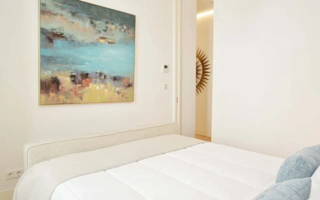 Trendy Chic Apartment - photo 2