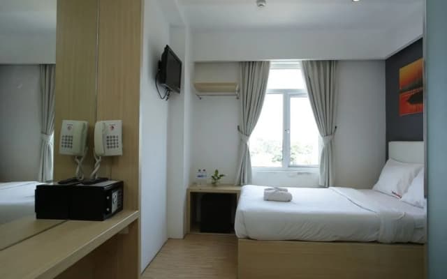 RedDoorz near Simpang Dewa Ruci - photo 3