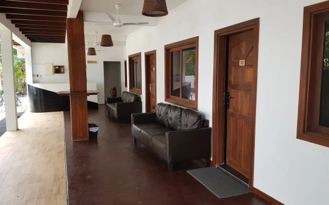 Surf Deck Guest House - photo 3