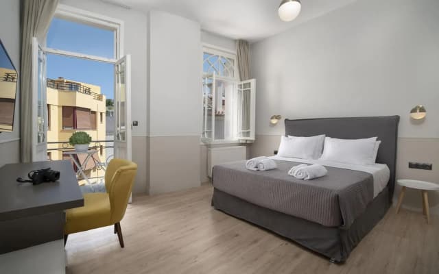 Plaka Arch Suites - photo 3