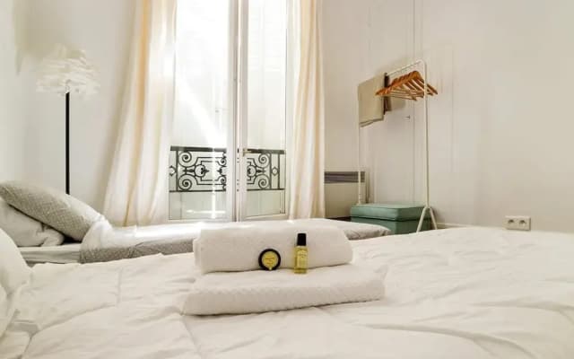 Beautiful Apartment in the Center of Paris on the Island of the City - photo 4