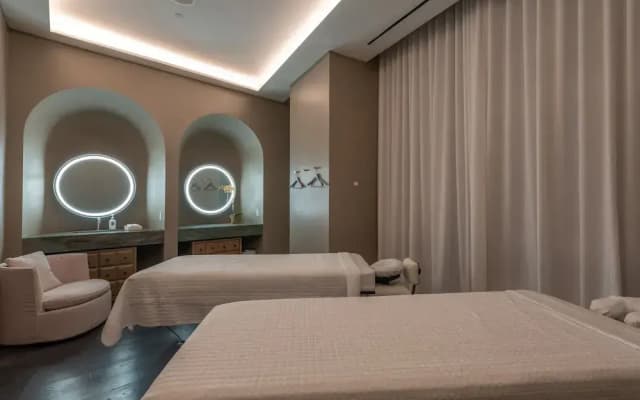 Suites at SLS LUX Brickell managed by CE - photo 3