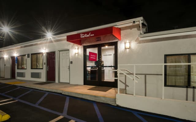 Red Roof Inn Los Angeles - Wilmington, CA - photo 2