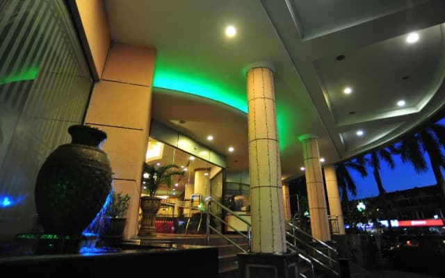 Emerald Puteri Hotel - photo 2