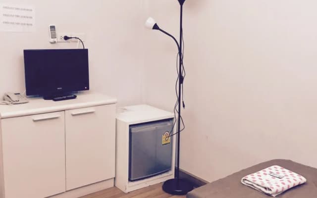 Nine Place Sukhumvit 40 - Hostel - photo 3