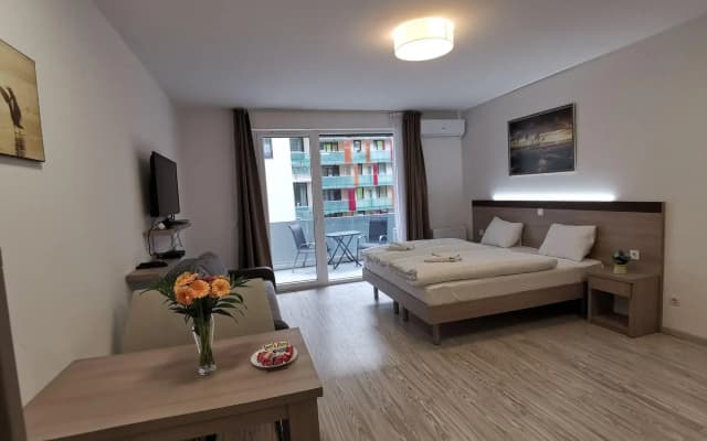 Corvin Holiday Apartment Hotel - photo 3