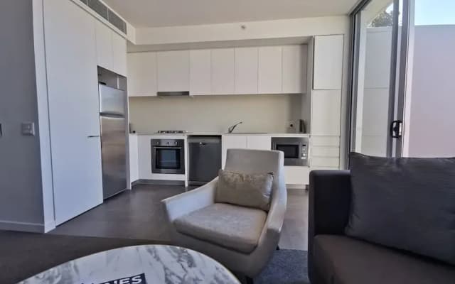 Top Level Large One Bedroom Apartment - photo 5