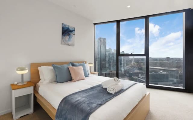 Melbourne Square 1 Bed - photo 2