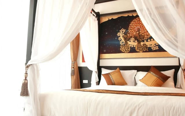 Mirth Sathorn Hotel - photo 3
