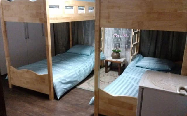 K Star Road Guesthouse - Hostel - photo 3