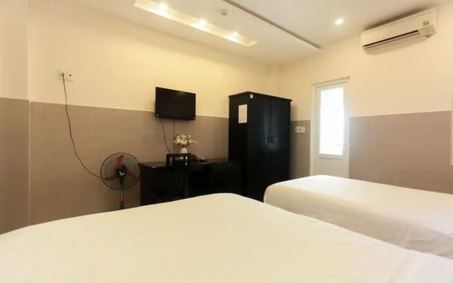 OYO 1072 Dragon Hotel - photo 2