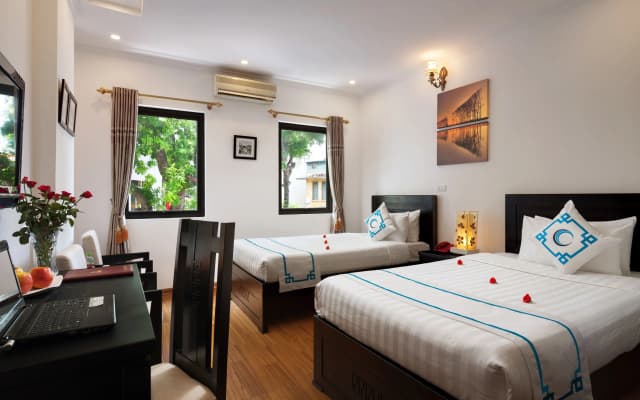Hanoi Lake View Hotel & Travel - photo 3